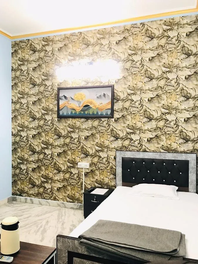 Shree Shyam Kunj Aparthotel Varanasi 3*,  India